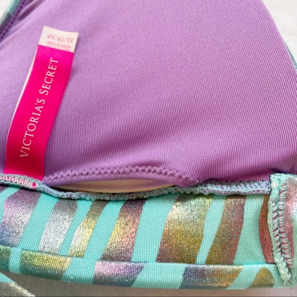 ❌SOLD❌Victoria’s Secret Push Up Bikini Top Green Purple Iridescent Print Size XS - Picture 7 of 10